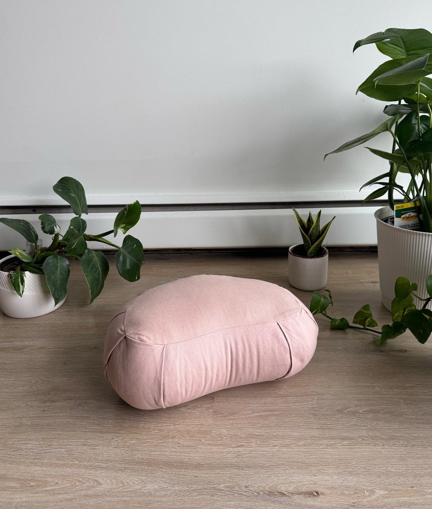 Crescent Natural Meditation Cushion | Soft Pink
