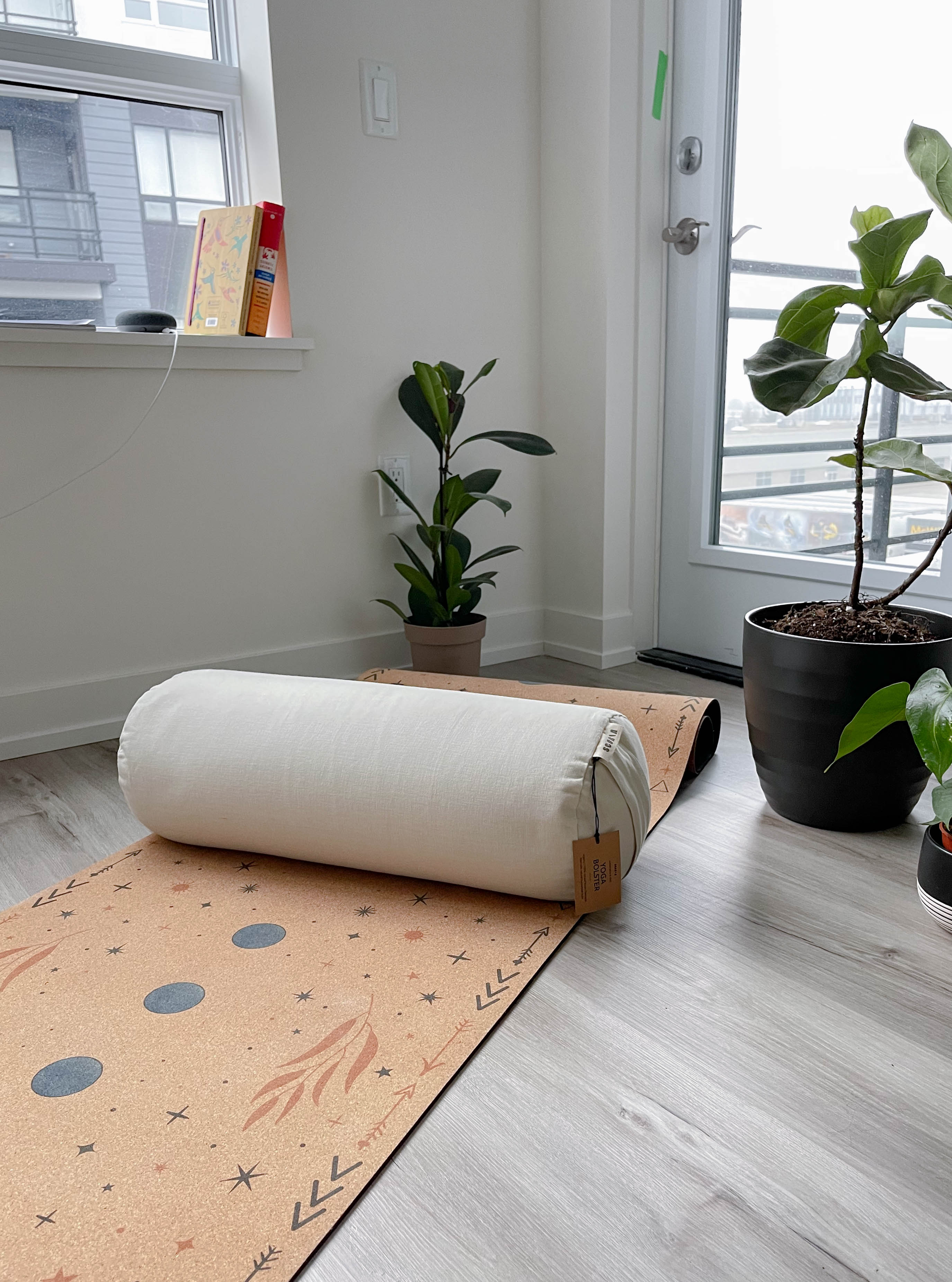 Round Yoga Bolster | Natural & Organic | Ivory White *NEW